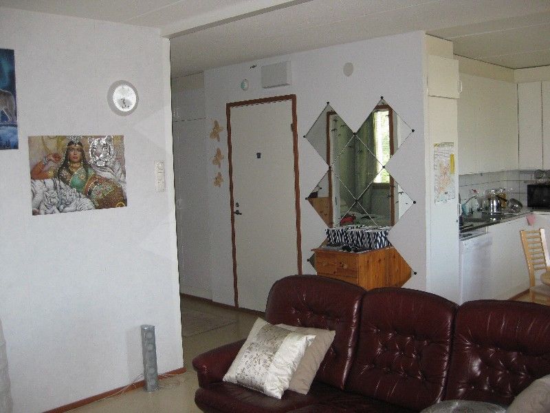 N�kym� olohuoneesta keitti��n/eteiseen